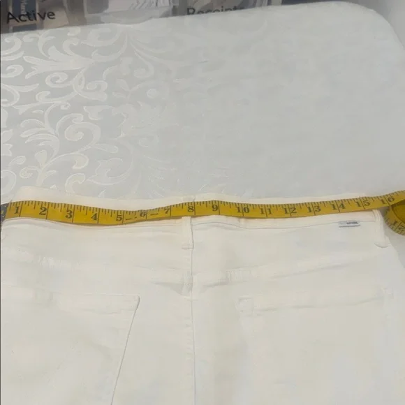 Mother Hi-Waist Capri Jeans. Ladies 32 - Picture 12 of 16